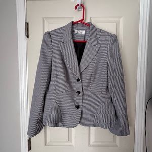 Black and White Houndstooth Blazer with flared waist